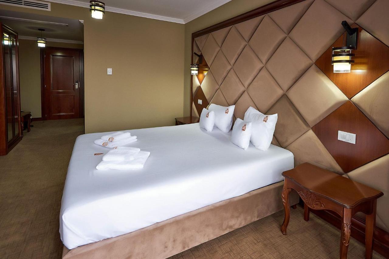 Hotel Adriano Брэила Экстерьер фото