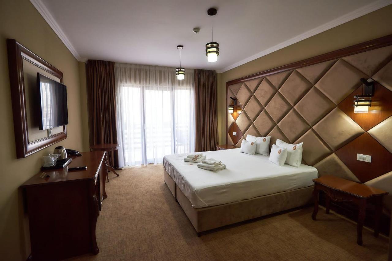 Hotel Adriano Брэила Экстерьер фото