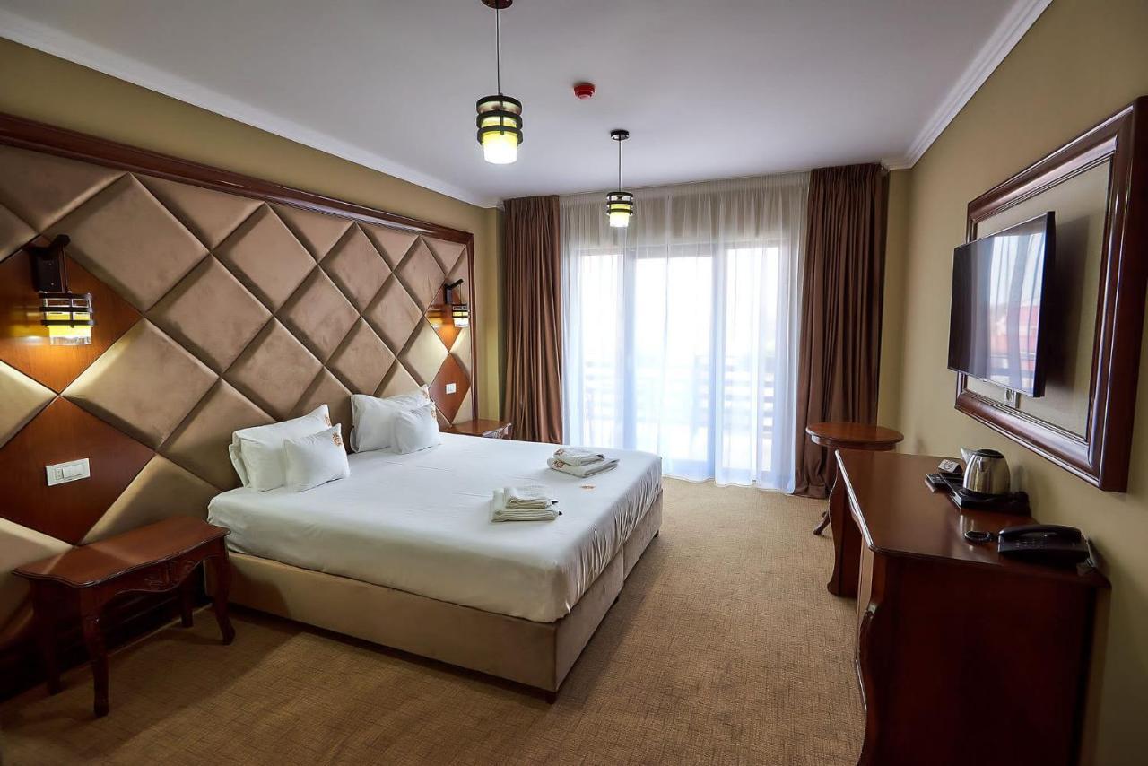 Hotel Adriano Брэила Экстерьер фото