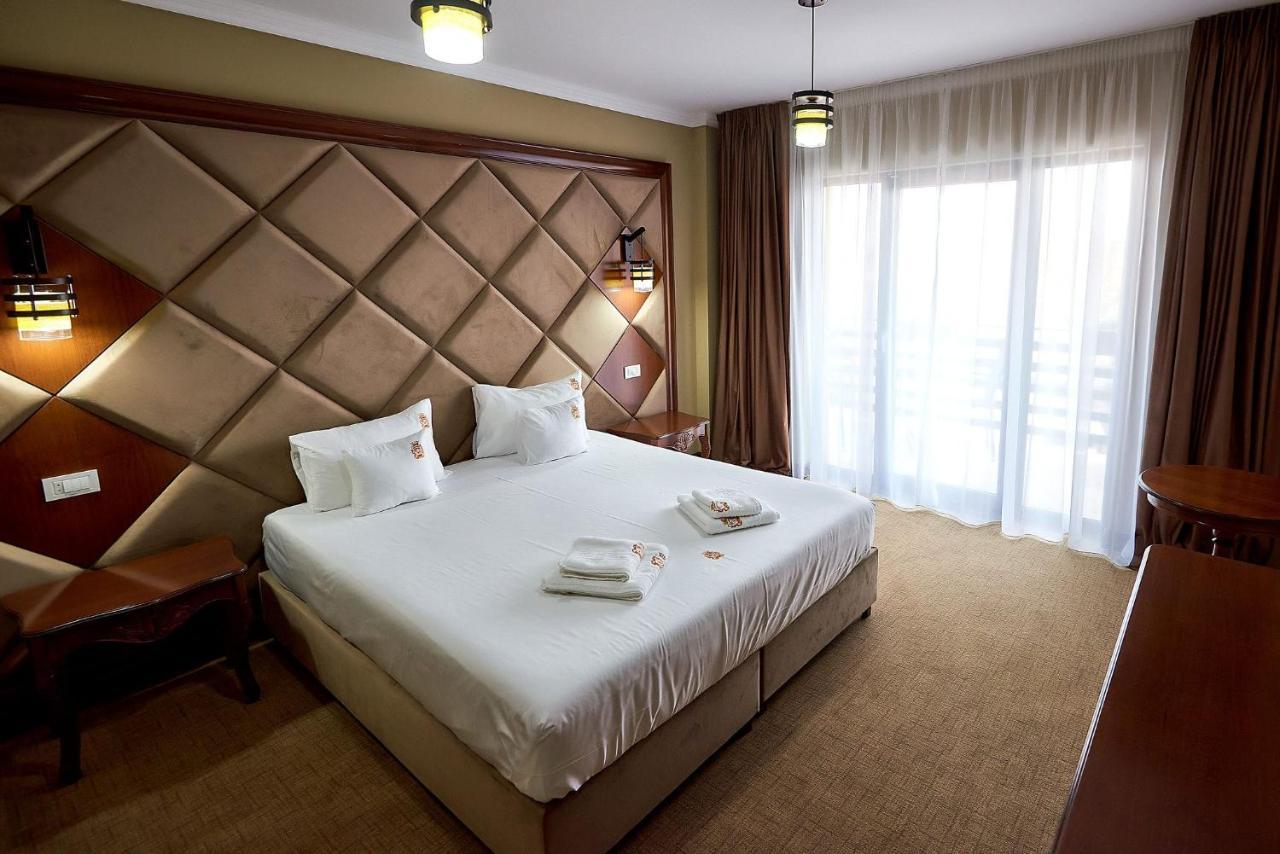 Hotel Adriano Брэила Экстерьер фото