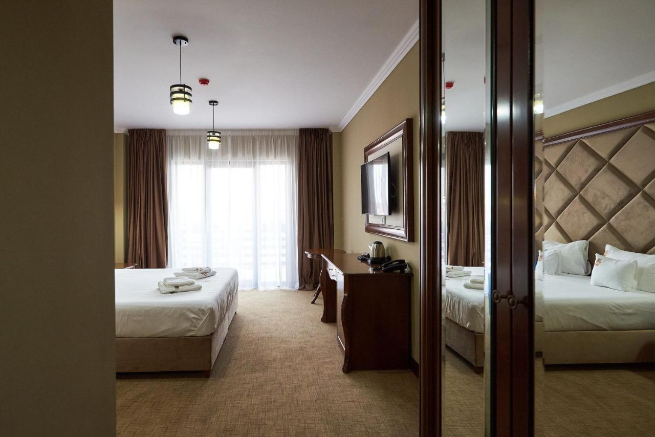 Hotel Adriano Брэила Экстерьер фото