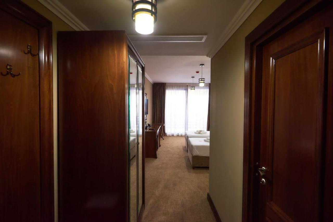 Hotel Adriano Брэила Экстерьер фото